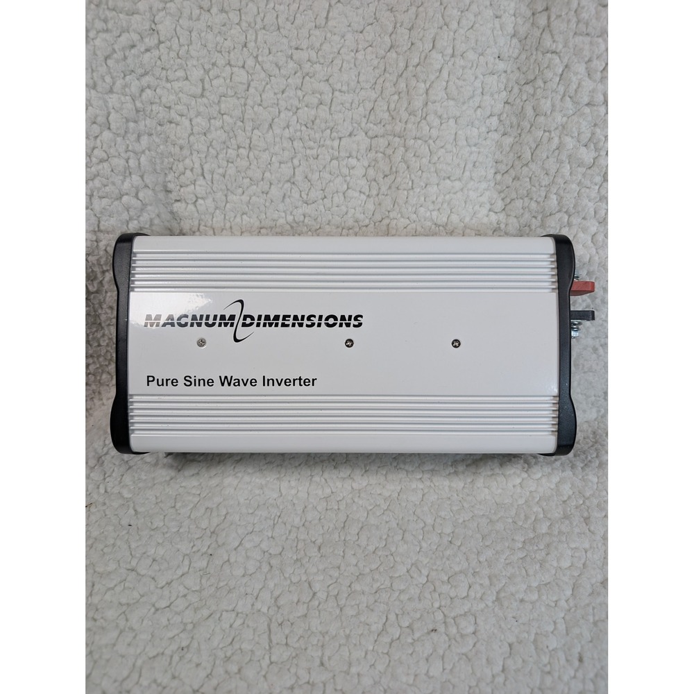 Magnum Dimensions CSW1012-NG 1000W 12V Pure Sine Wave Power Inverter USB Port